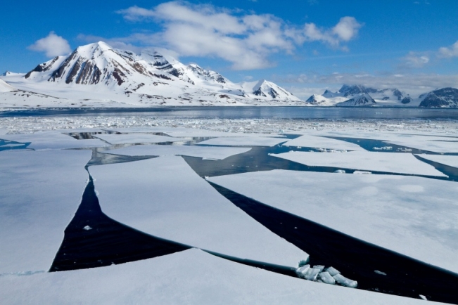 Эксперт убежден, что для освоения малых месторождений Арктики необходимо развитие МСП 